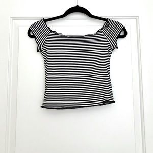 Trendy Scoop Neck Striped Crop Top